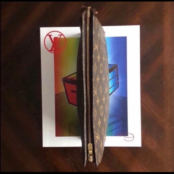 ♡LOUIS VUITTON Clutch 26♡ - Picture 5 of 13